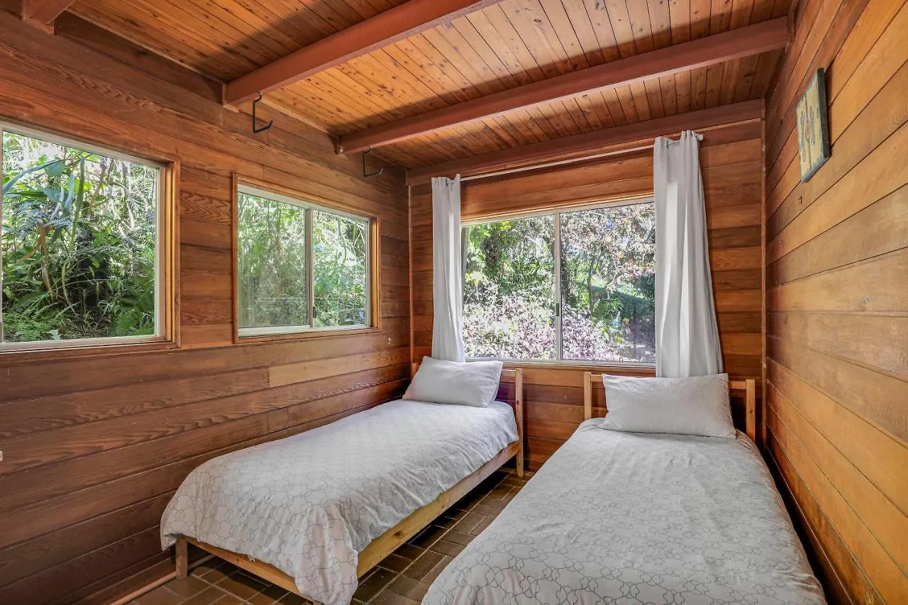 4 Billa Street Villa Point Lookout 0*,